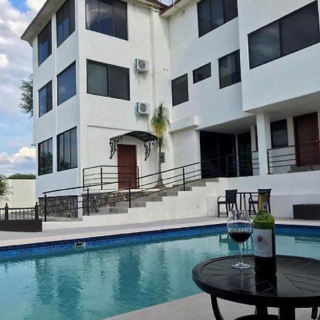 Hotel Candelero Yuriria Екстер'єр фото