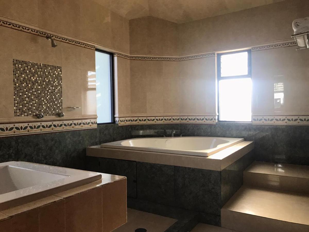 Hotel Candelero Yuriria Екстер'єр фото